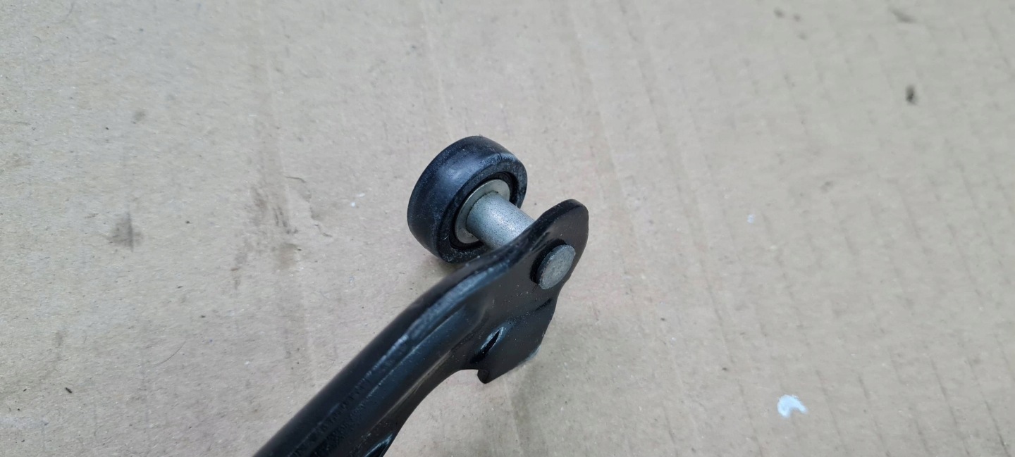 Chrysler Pacifica 2022 roll PROWADNICA door TYLNYCH right PRAWYCH subframe