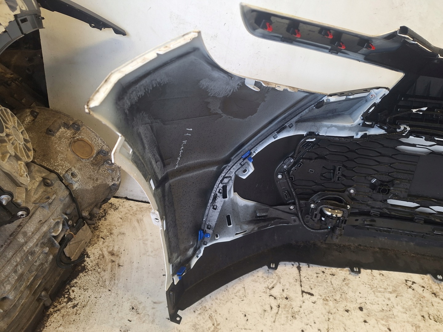 TOYOTA CH-R II Stoßstange 23-> PDC + RADAR 040