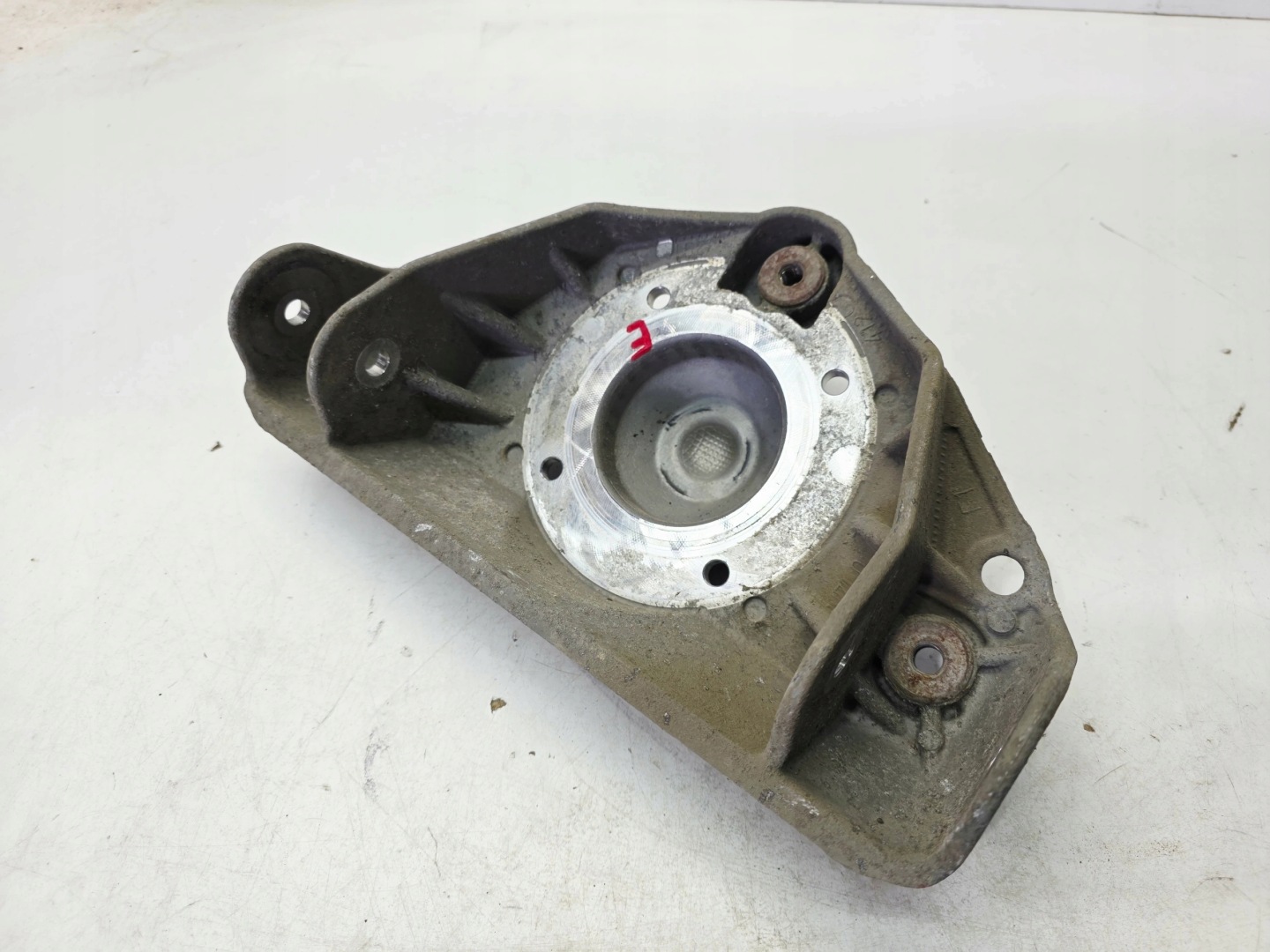 Halter oben des Stoßdämpfers links oder rechts AUDI Q7 4L 7L0412391E