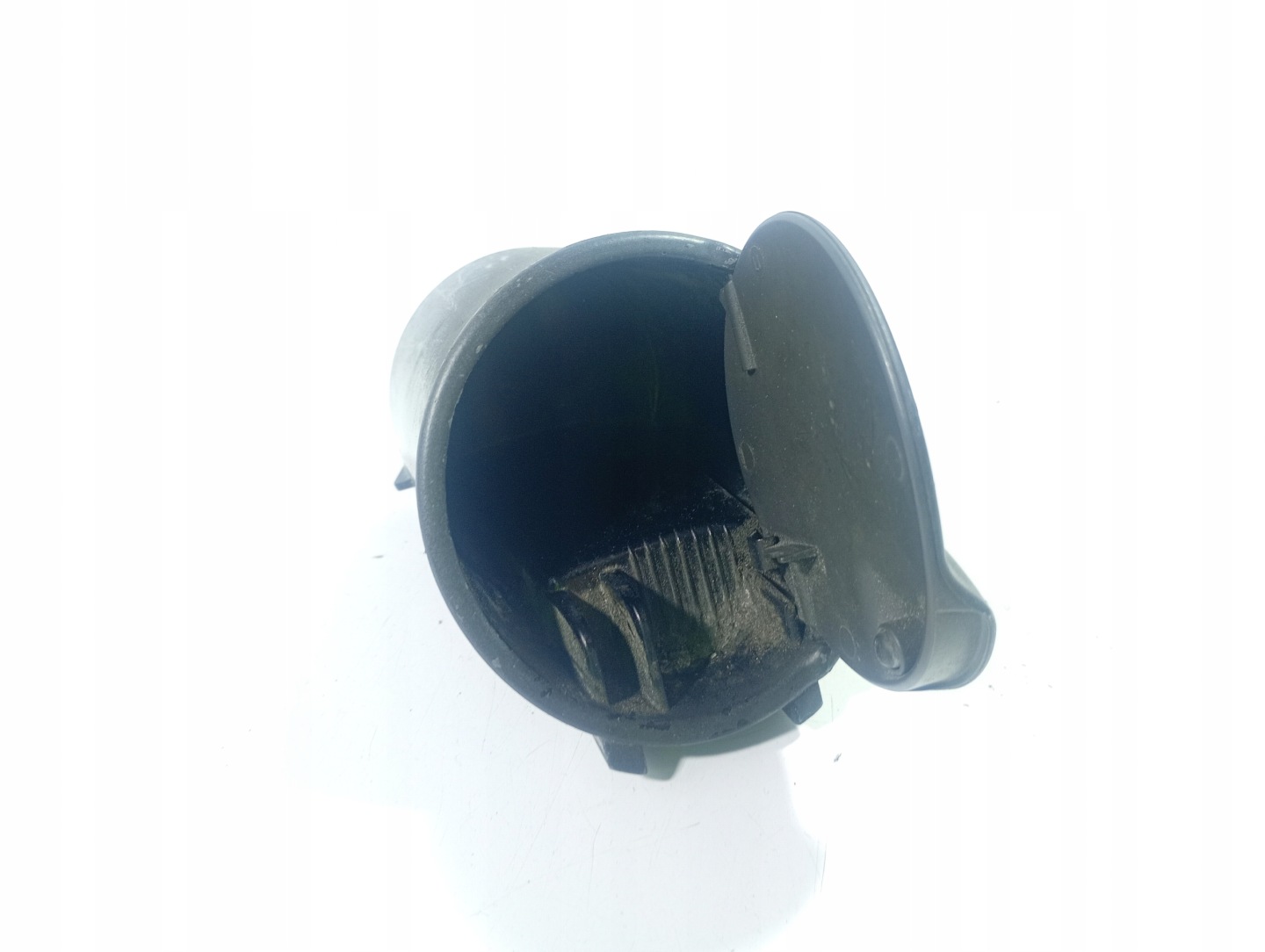 Volvo S60 00-10 ashtray OE 8650463