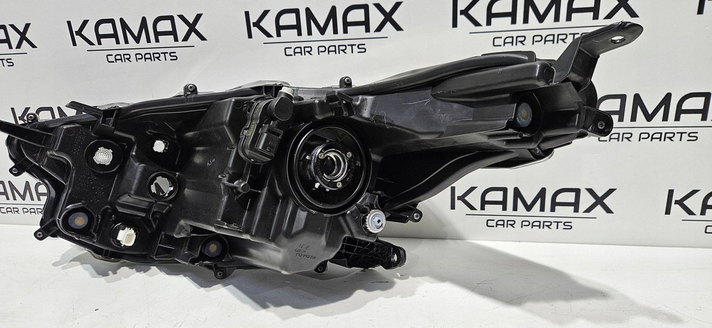 light right front lens TOYOTA YARIS IV 20- original KOITO K0-6