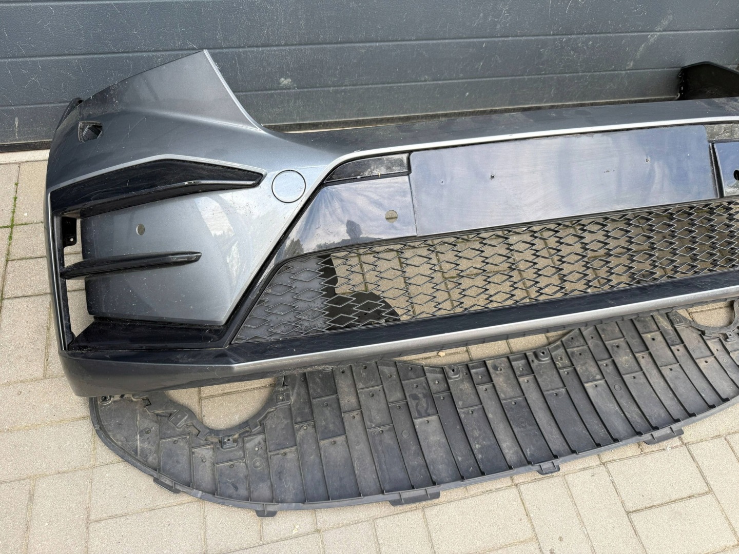 Skoda Enyaq iV 20- bumper front front cover below bumper