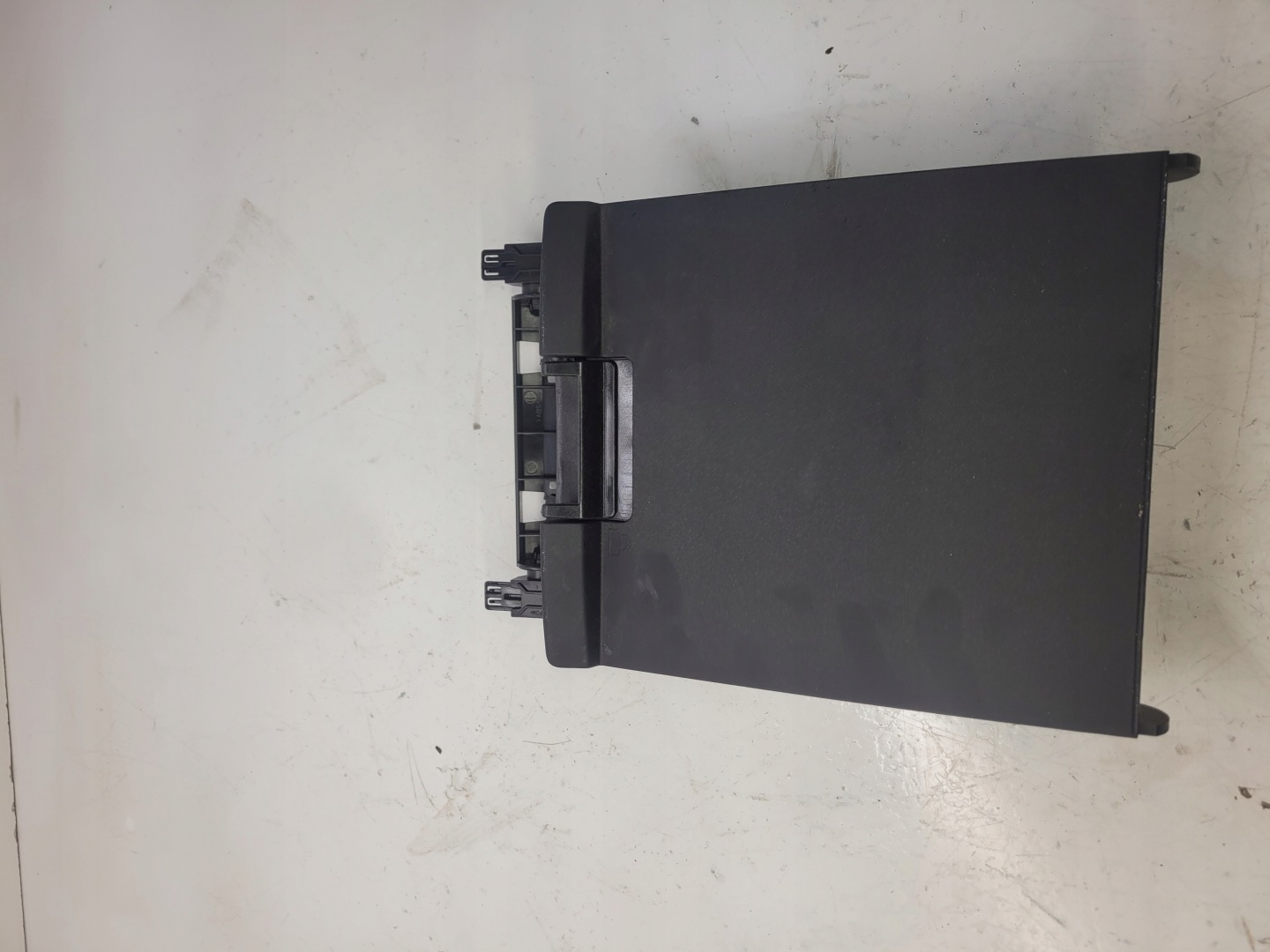 bracket holder ZMIENIARKI AUDI Q7 4L 4L0864981E