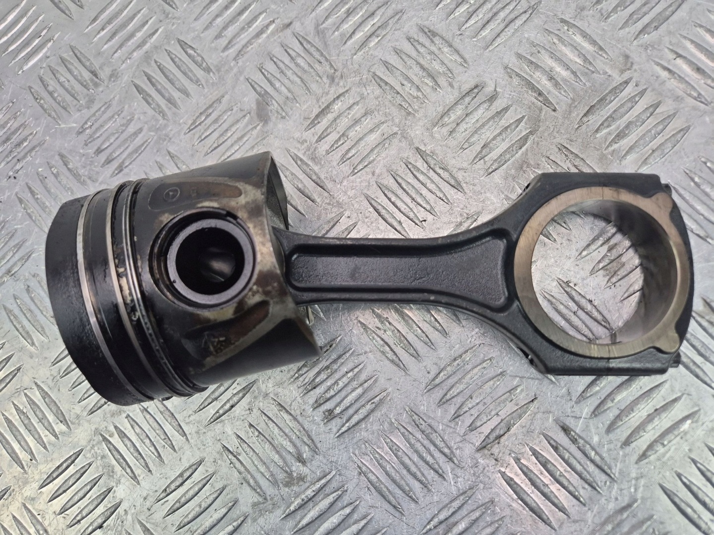 piston with connecting rod Mercedes Sprinter 2.2 W906 8349F OM651