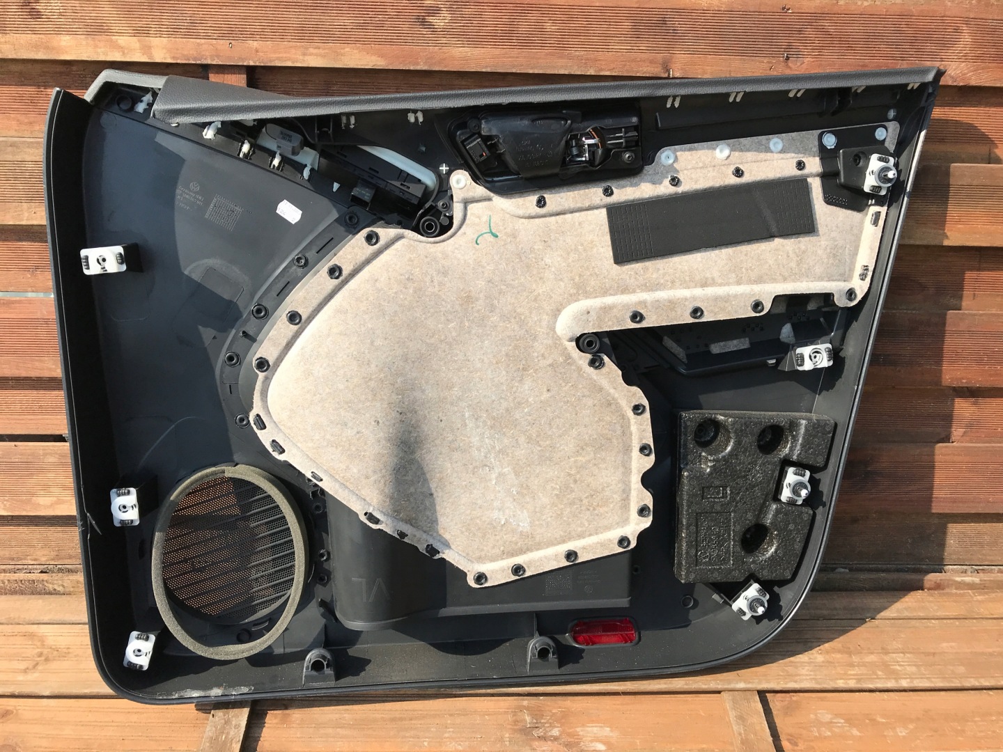 side door left front VW TIGUAN 5N0867011