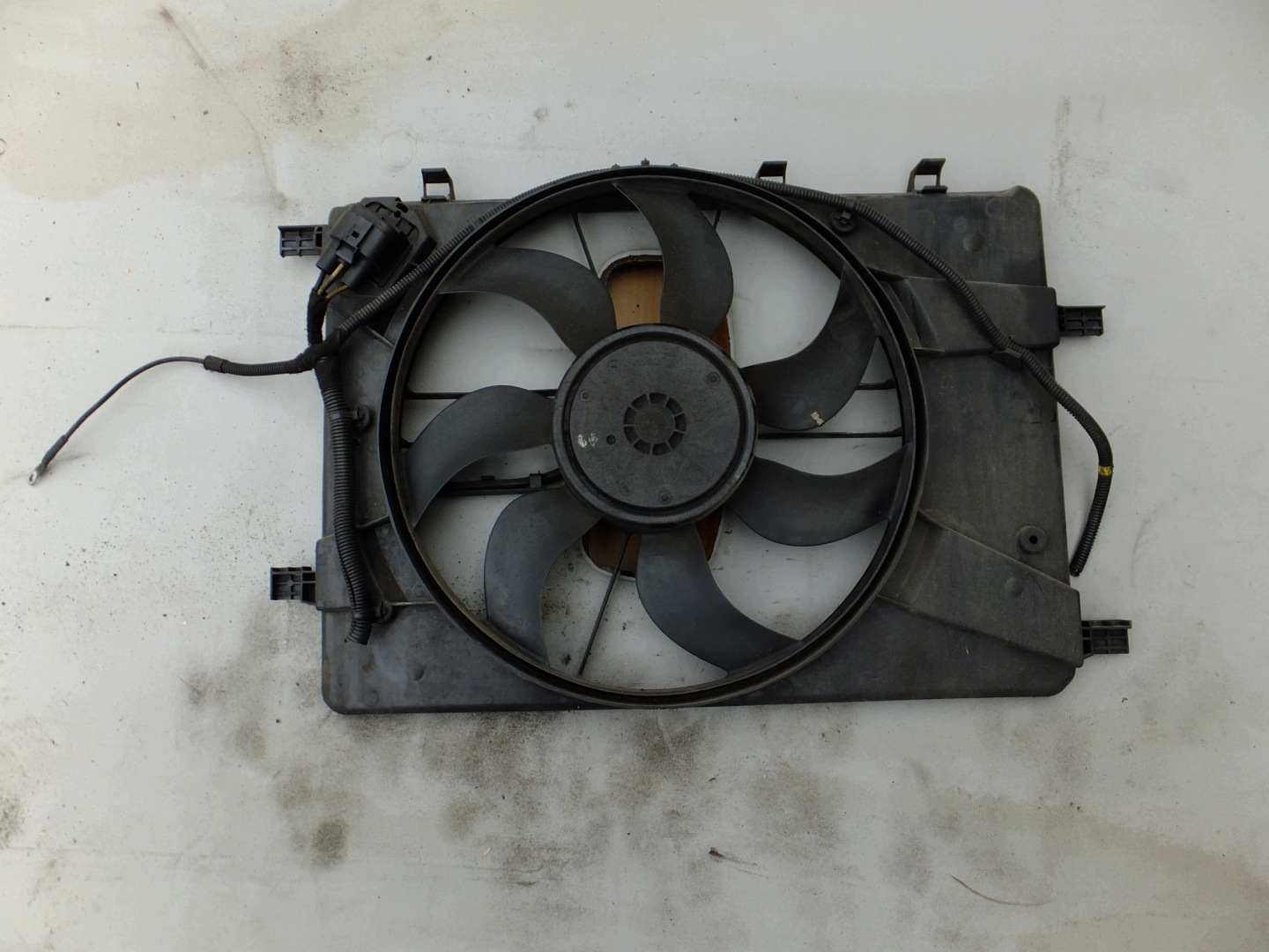 ventilátor chladiče opel astra J IV 1,7 cdti 2010r