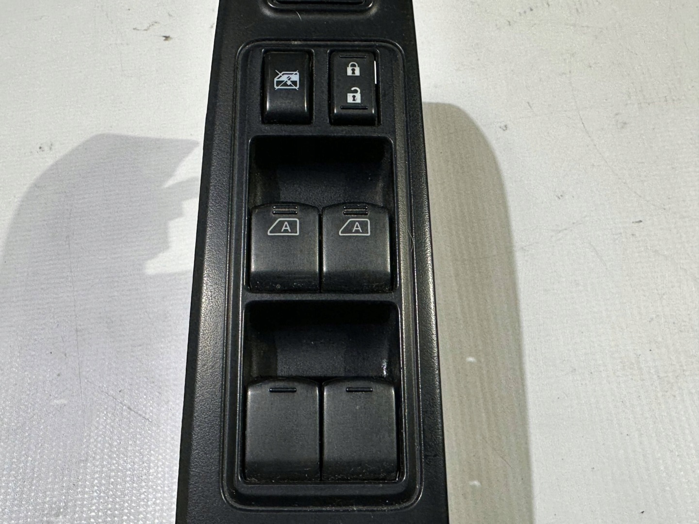 Panel Module Bouton Vitres Chauffeurs Nissan Titan 2016+