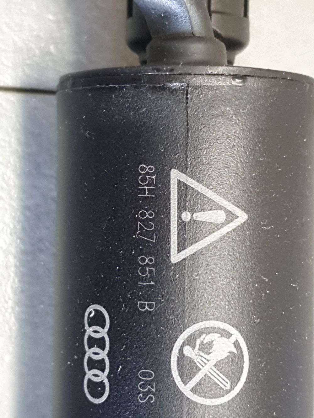 Audi Q6 e-tron damper bonnet boot 85H827851B