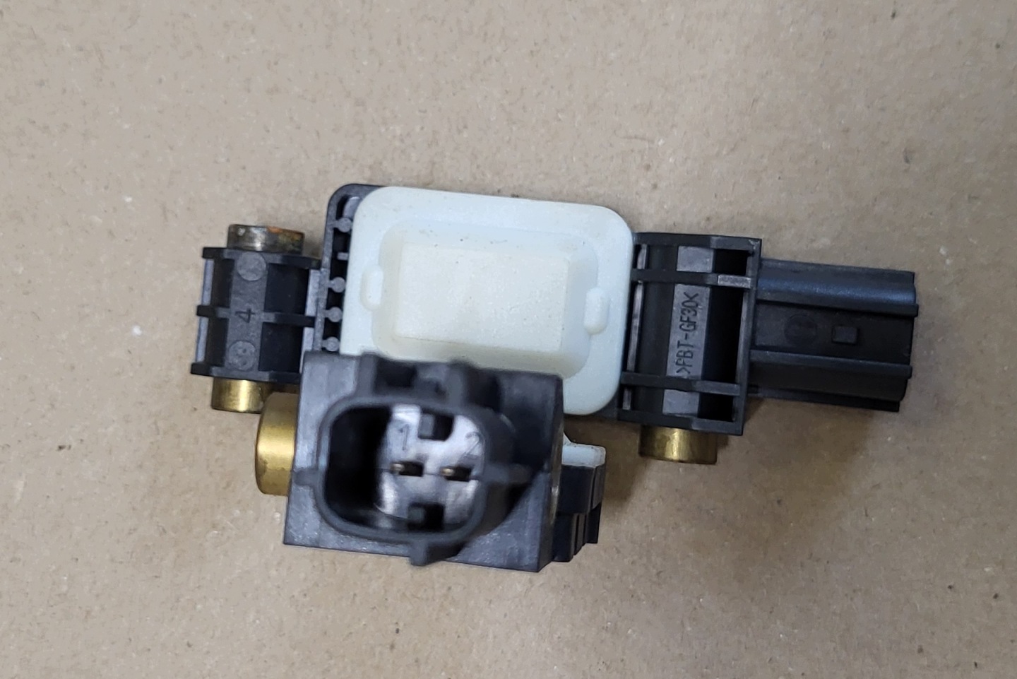 impact sensor ZDERZENIA SENSOR AUDI A4 86 B7 8E 8E0959643B OE