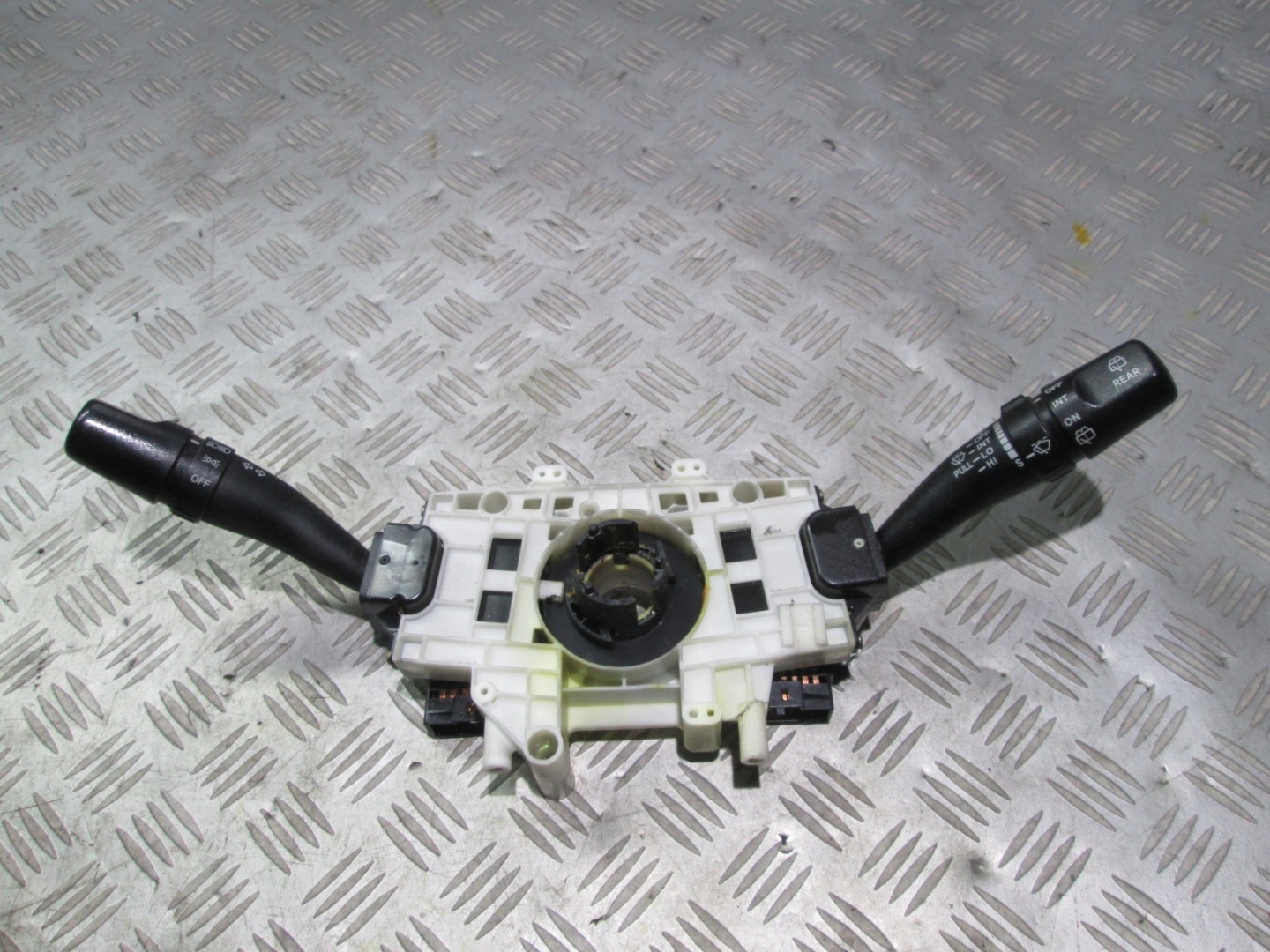 Commodo essuie glace KIA CERATO D065