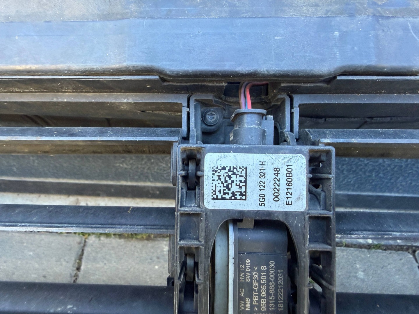 Vw 5g0122321h blinds air duct air line