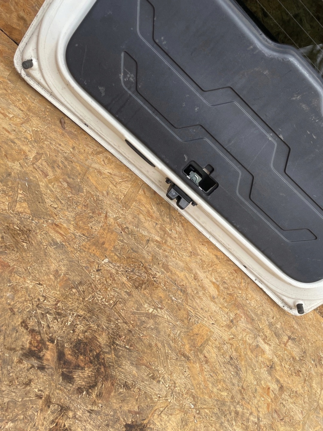 complete trunk door boot rear part Kia Soul and biala rdza