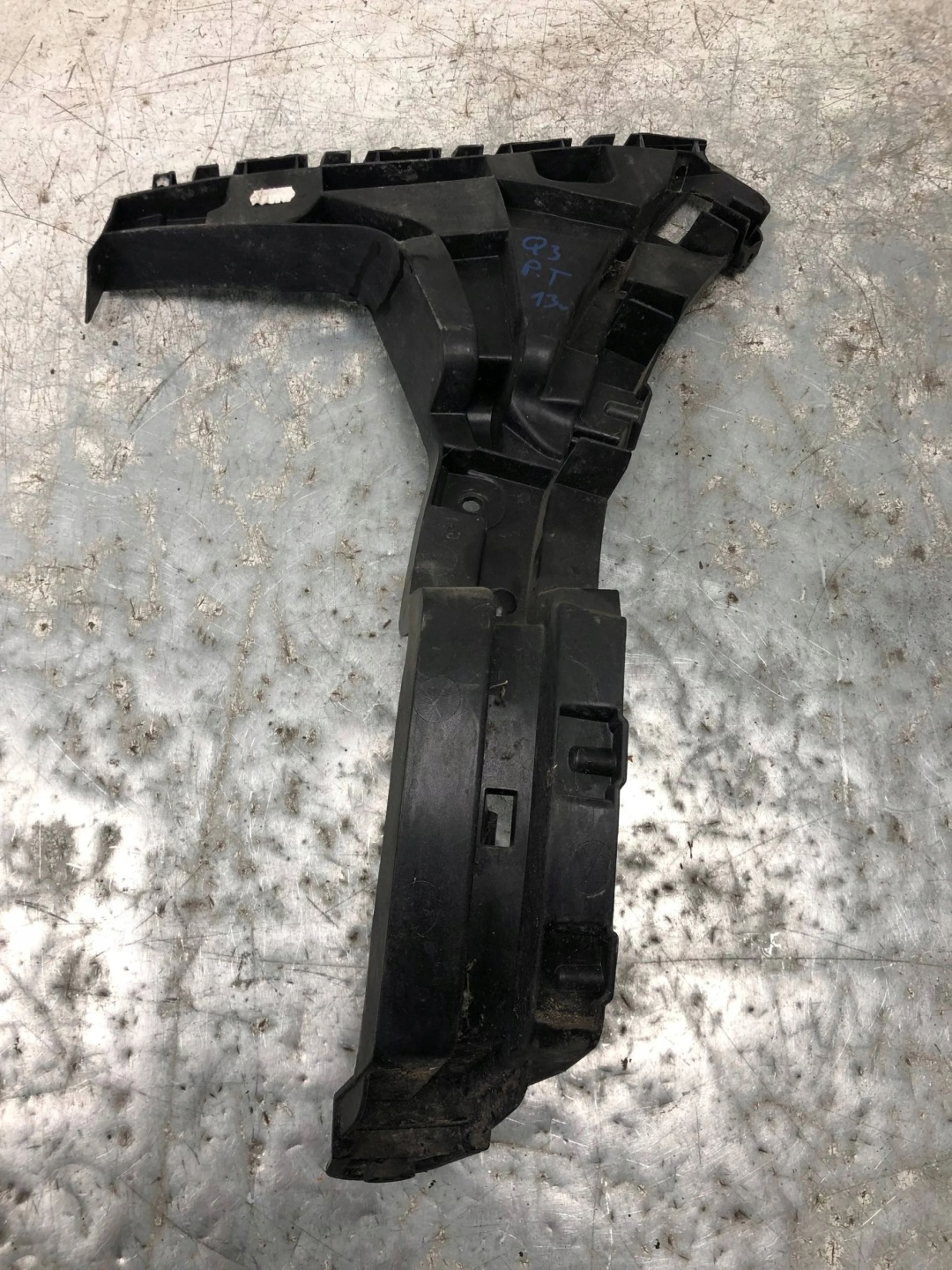 bumper bracket right rear part AUDI Q3 8U 8U0807454A