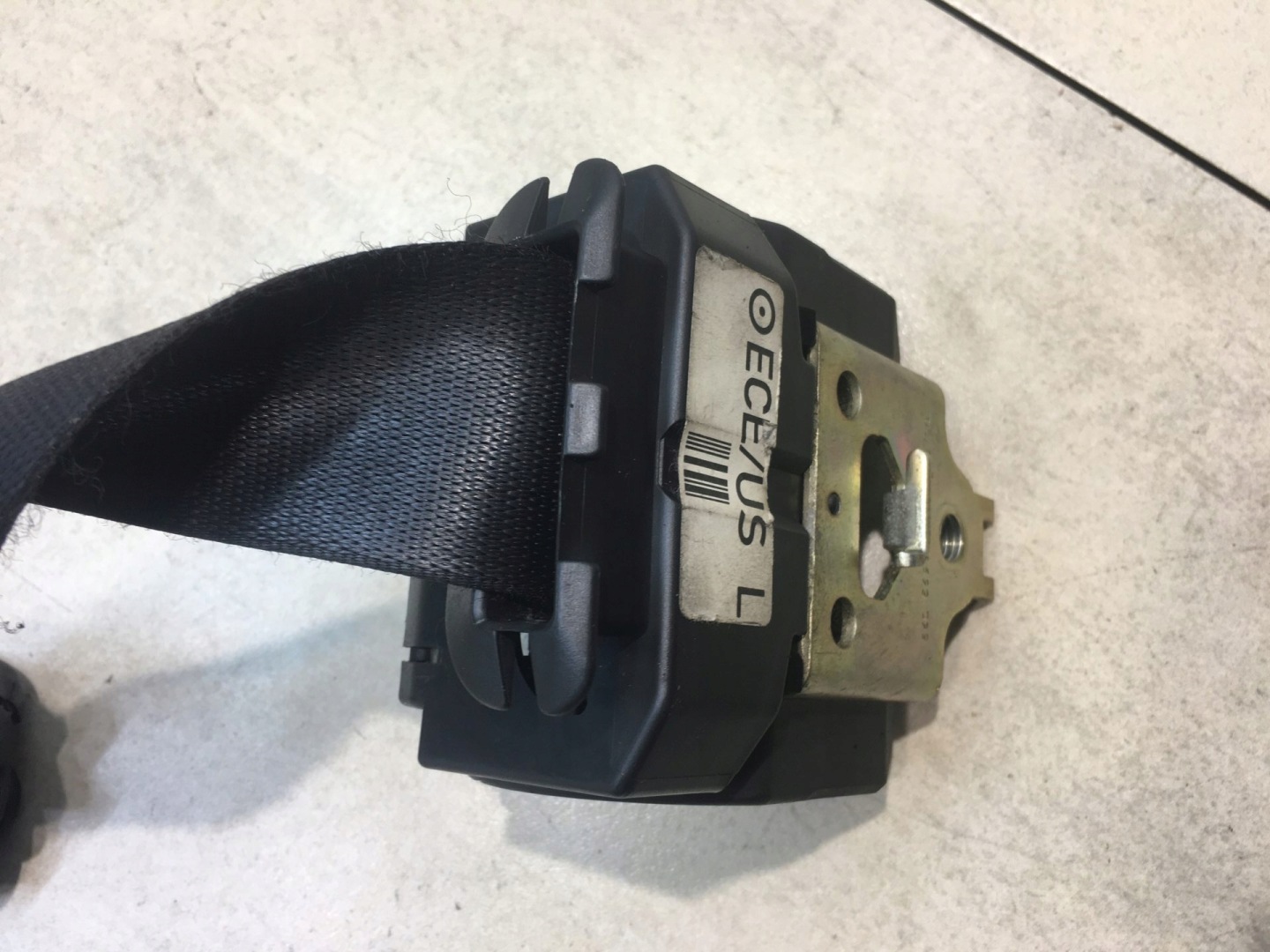 tension belt safety left front E46 FL 8207955