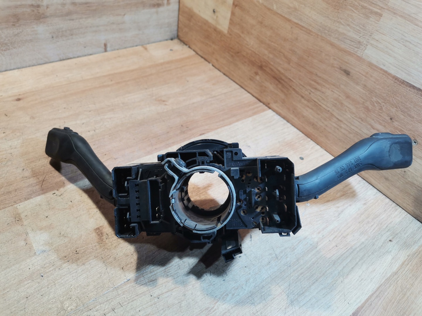 DEVIO LUCI TERGICRISTALLO TERGI VW GOLF IV PASSAT B5 FL SKODA FABIA e 8L0953513G