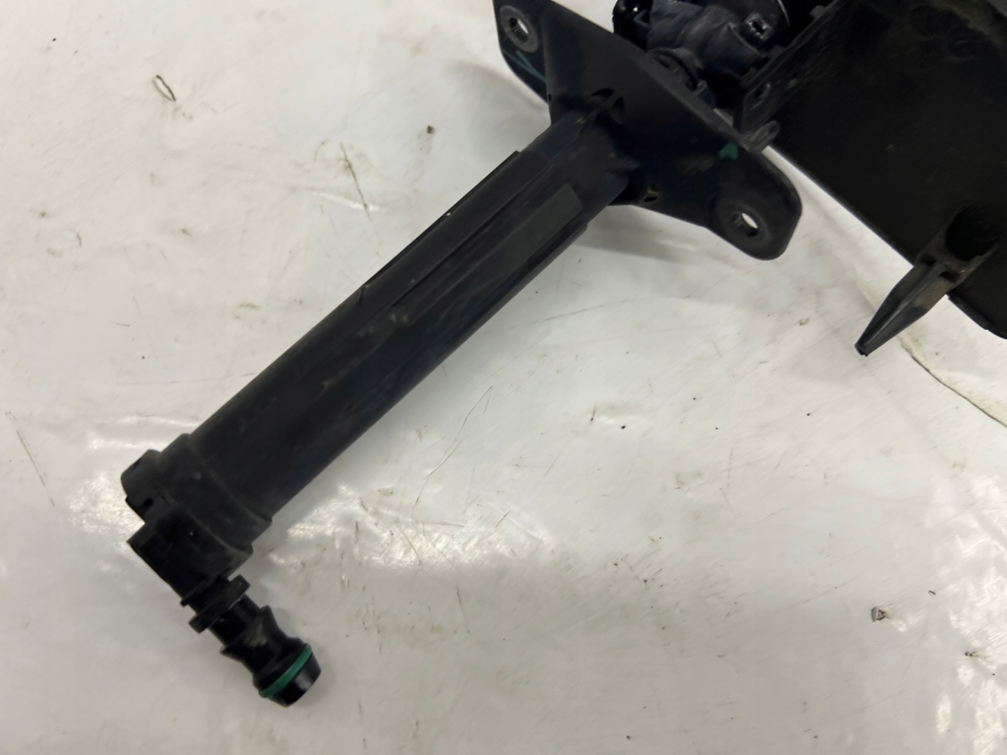 AUDI A6 C7 washer REFLEKTORA left 4G0955101 4G0955275B LY9B