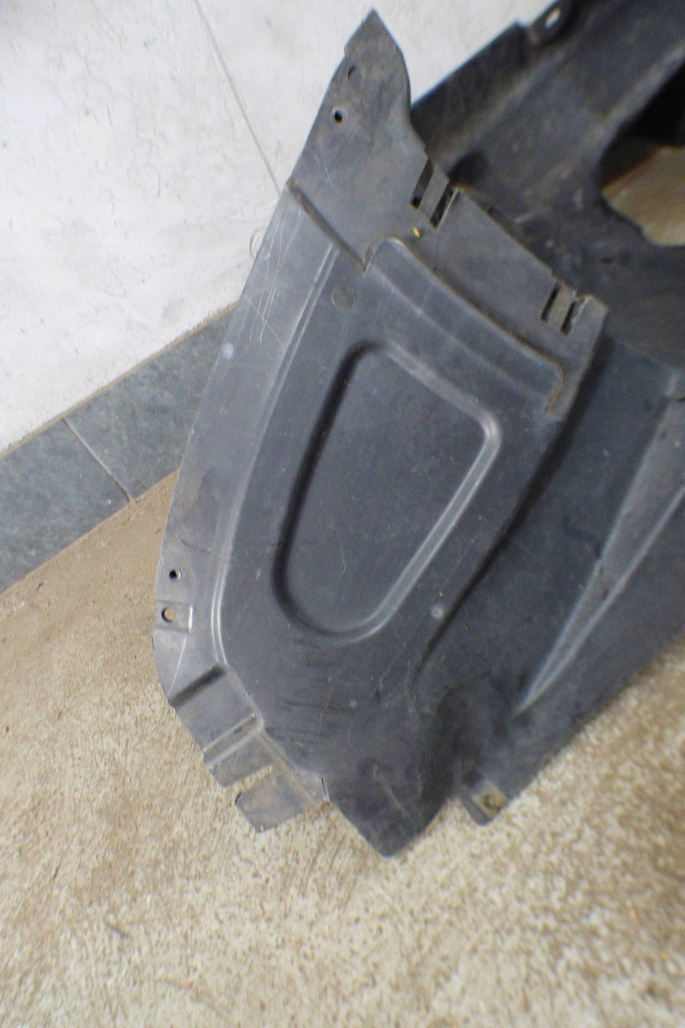 Skoda Rapid mudguard left front 5JA809961 original