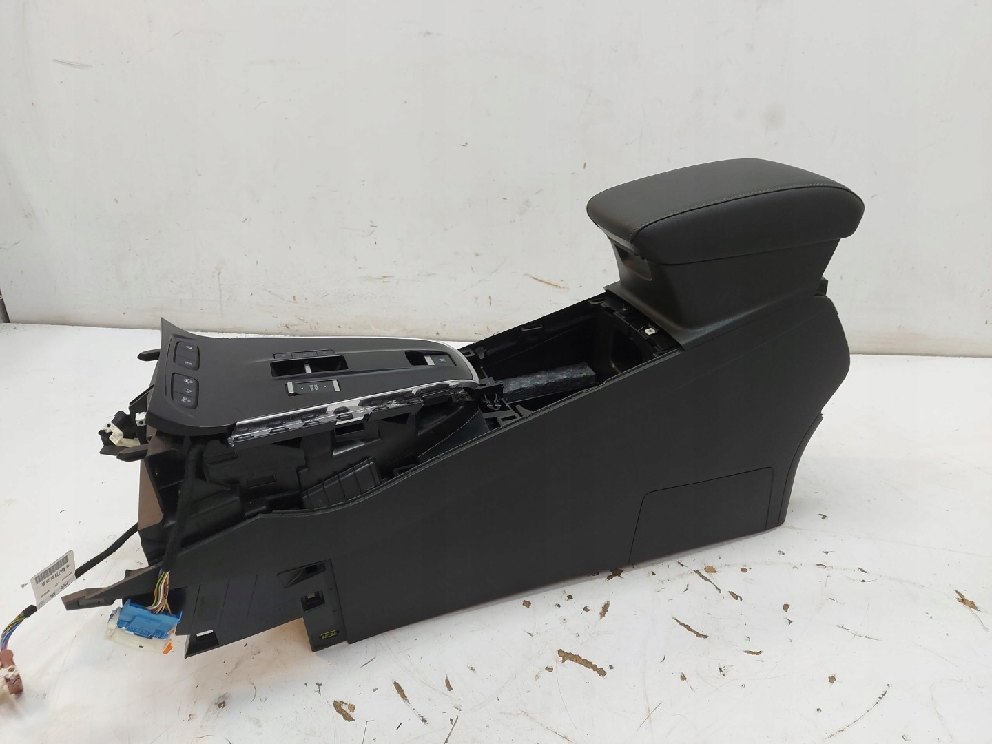 Opel Mokka II B Tunel central armrest