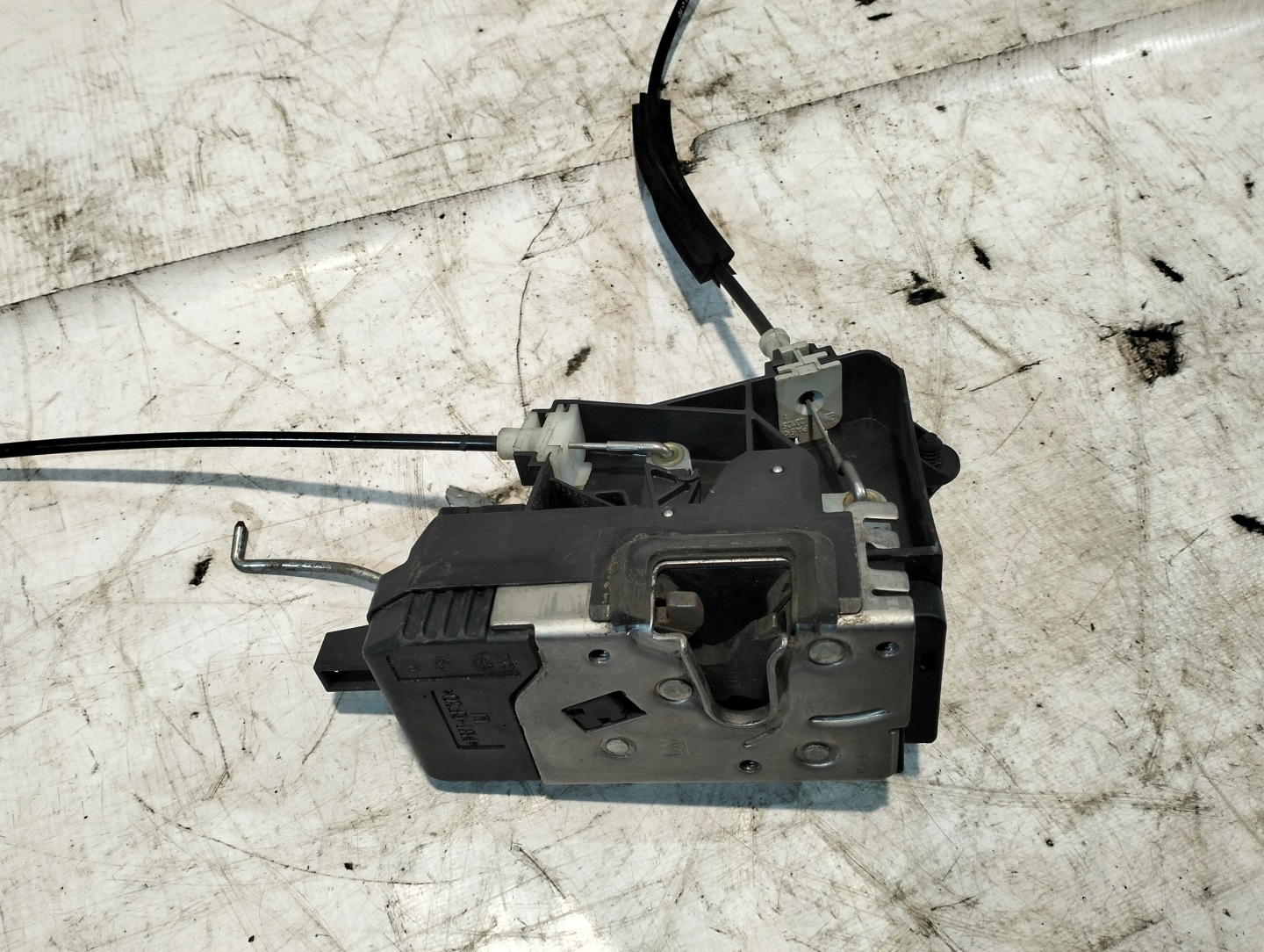 lock door left front OPEL VECTRA C KOMBI 02-08 OE 13157763GR