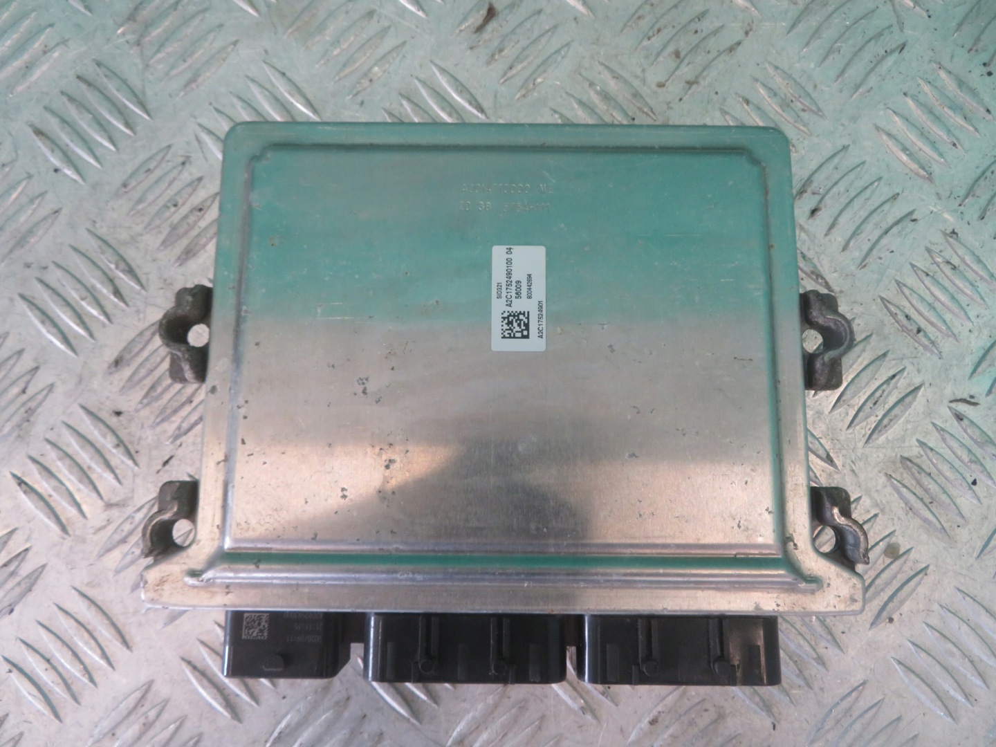 computer control unit of the engine RENAULT MASTER OPEL MOVANO 2.3 22R 237103907S