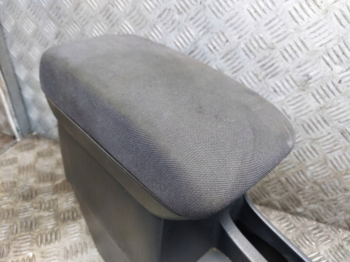 TUNEL central armrest TOYOTA COROLLA E12 HB 3D