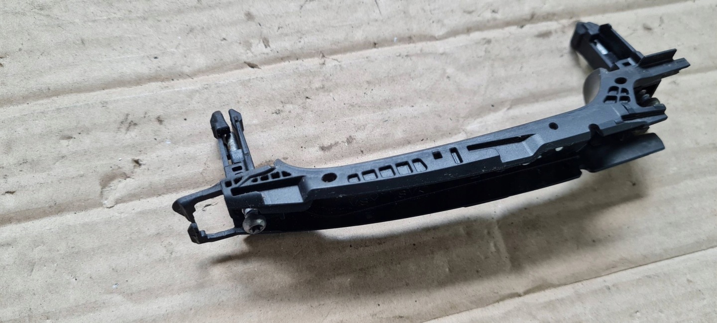 A4 B9 8W handle bracket exterior right door 8W0837206
