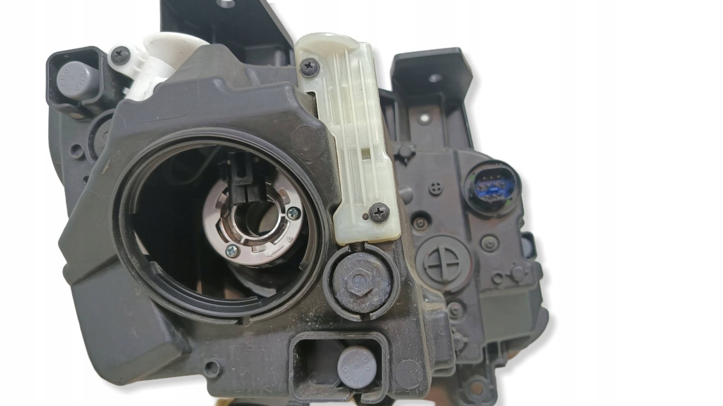 HYUNDAI KONA and LIFT light left front front left ZWYKLA lens UK 2022R