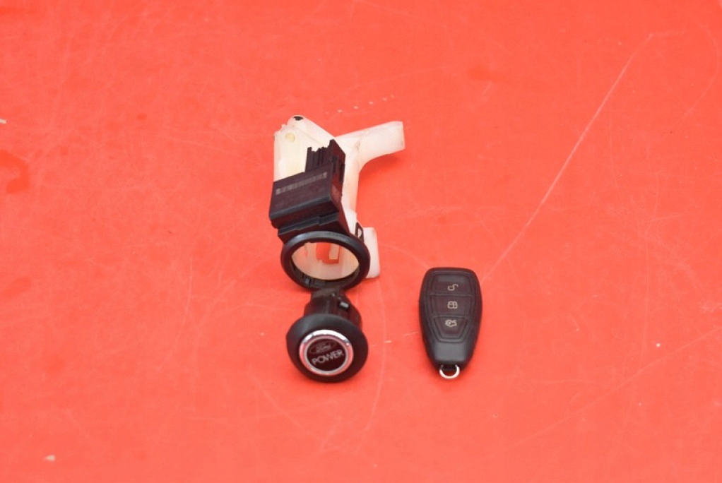ignition key button 7S7T-19H386-DA FORD FOCUS MK3 2.0 TDCI 140 KM