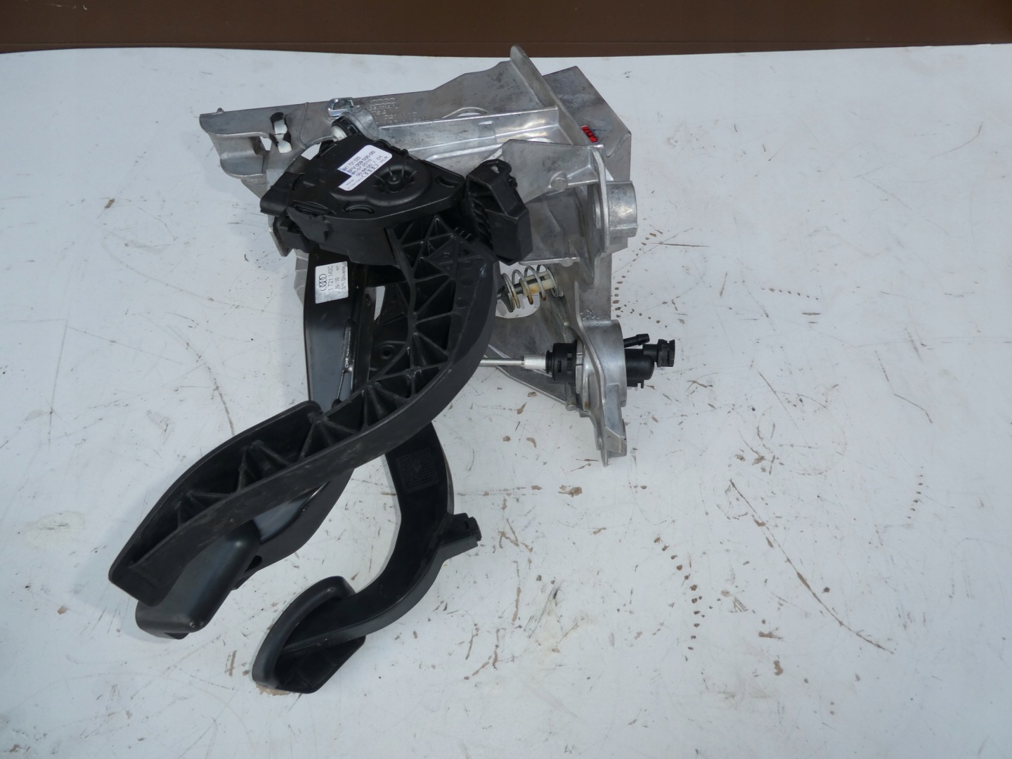 AUDI A4 B8 A5 PEDAL FREIN SUPPORT 8K1721117