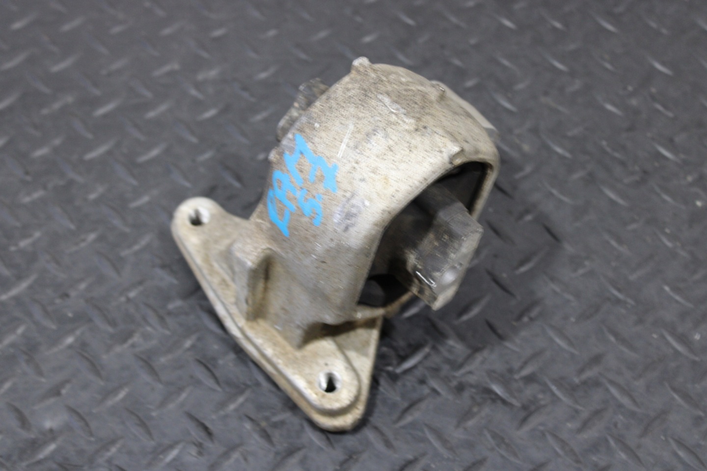 holder engine mount left DODGE RAM V 5 781AB