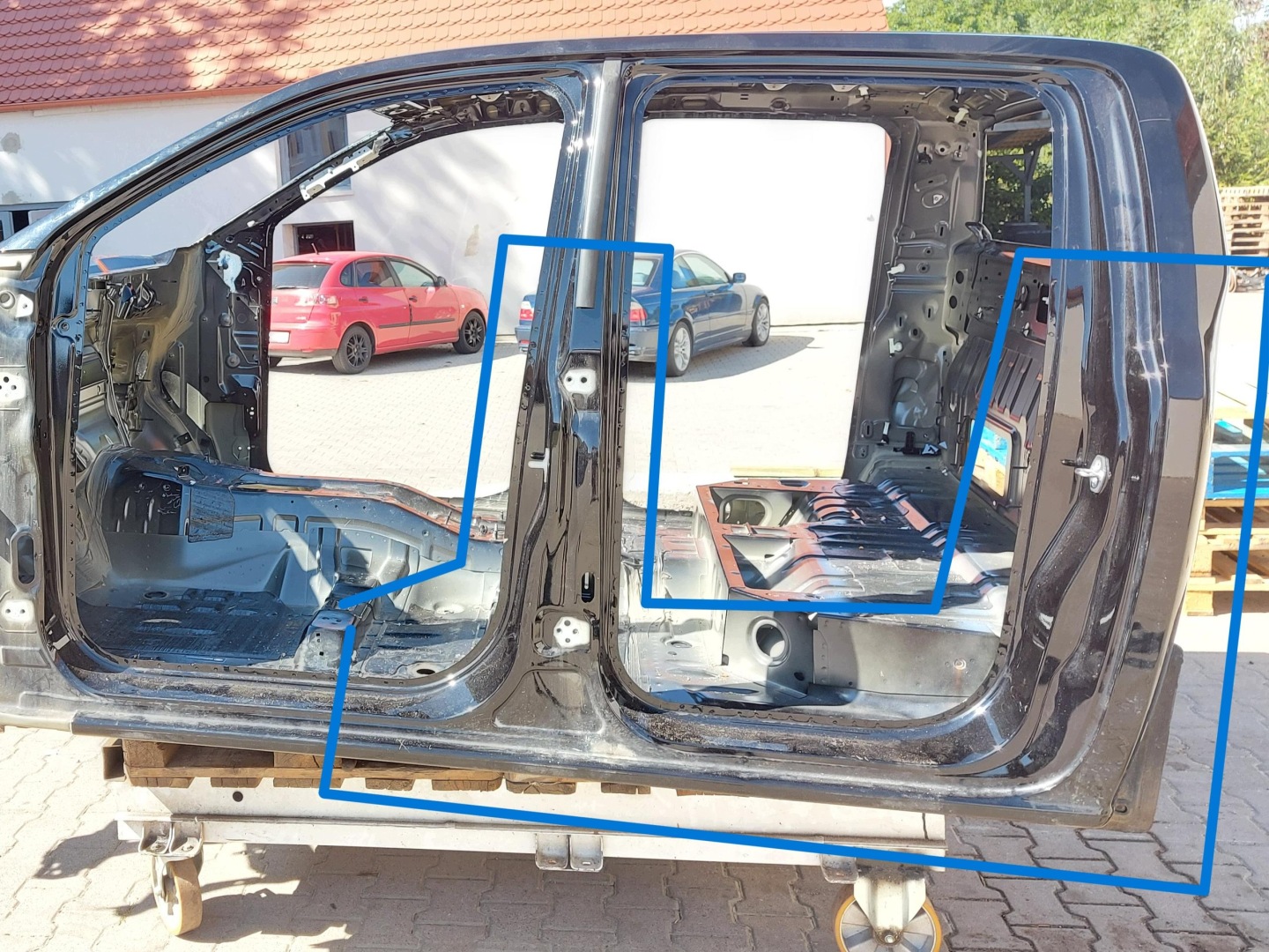 Ford Ranger VI 6 2024r. 3.0 TDCI pillar left central threshold