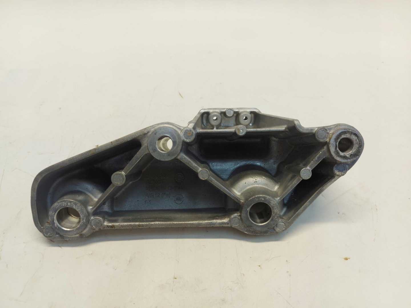 VOLVO XC40 LIFT holder engine mount 31686306