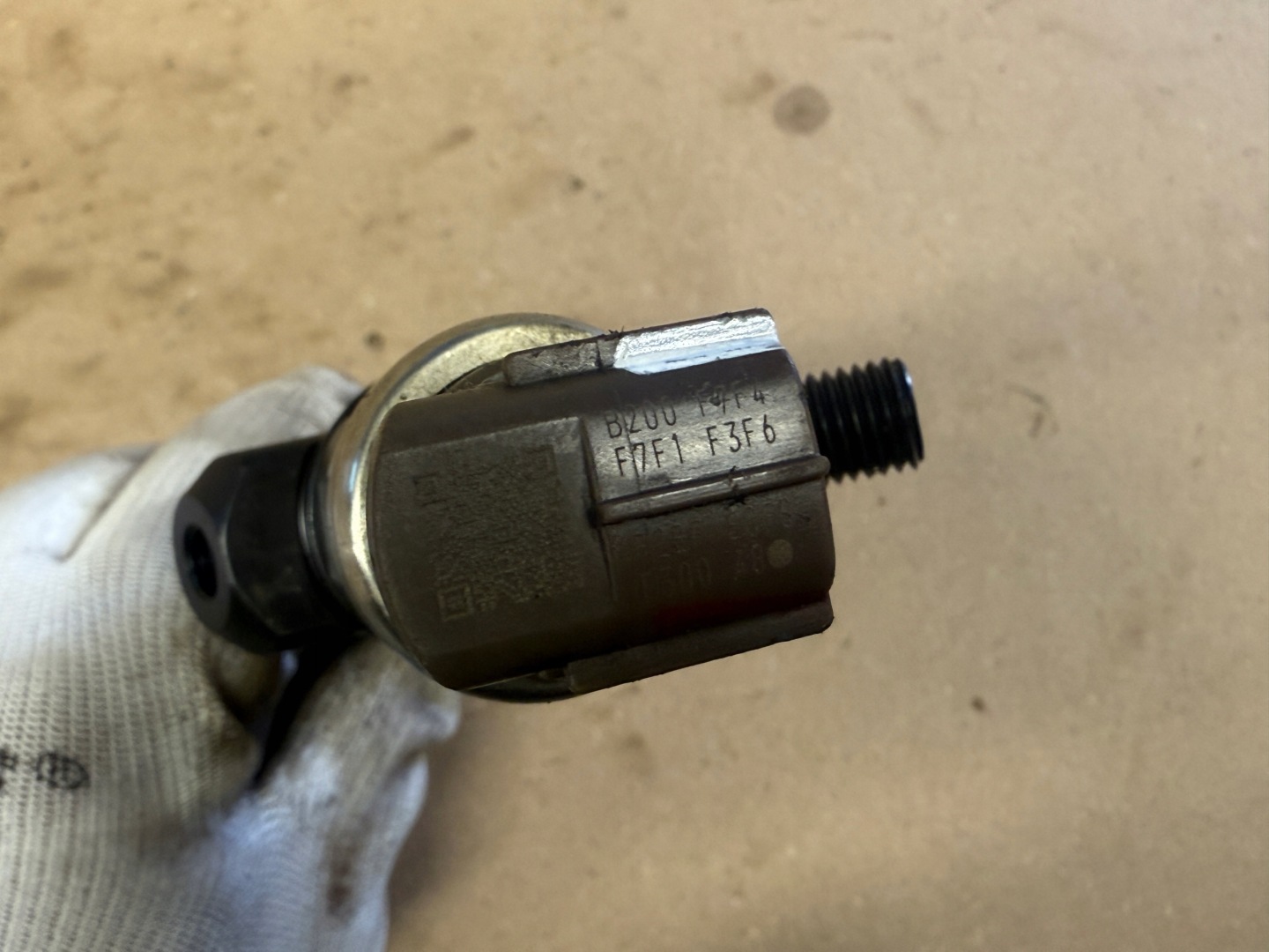 SUBARU OUTBACK LEGACY 2.0D nozzle injector 16613AA030