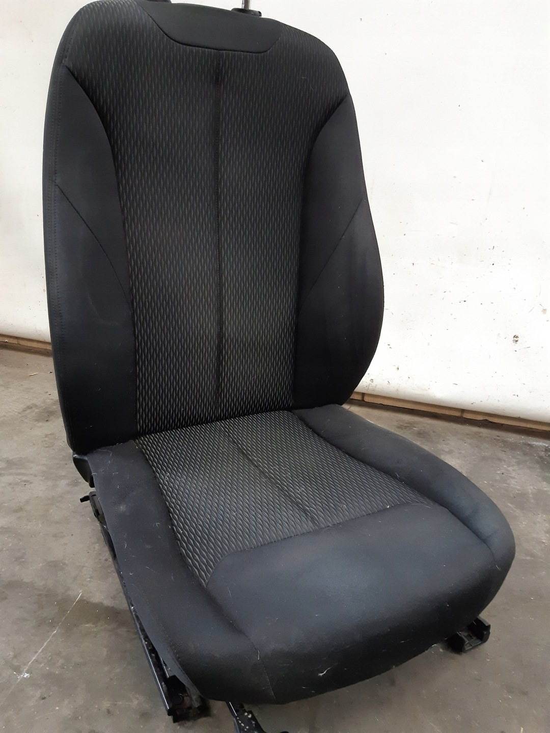Sitz grzany links BMW F20