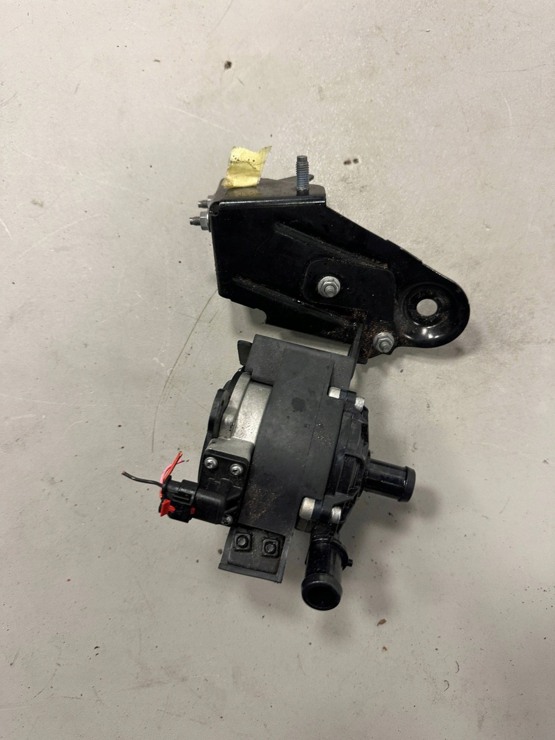 RENAULT AUSTRAL water pump 210111797R