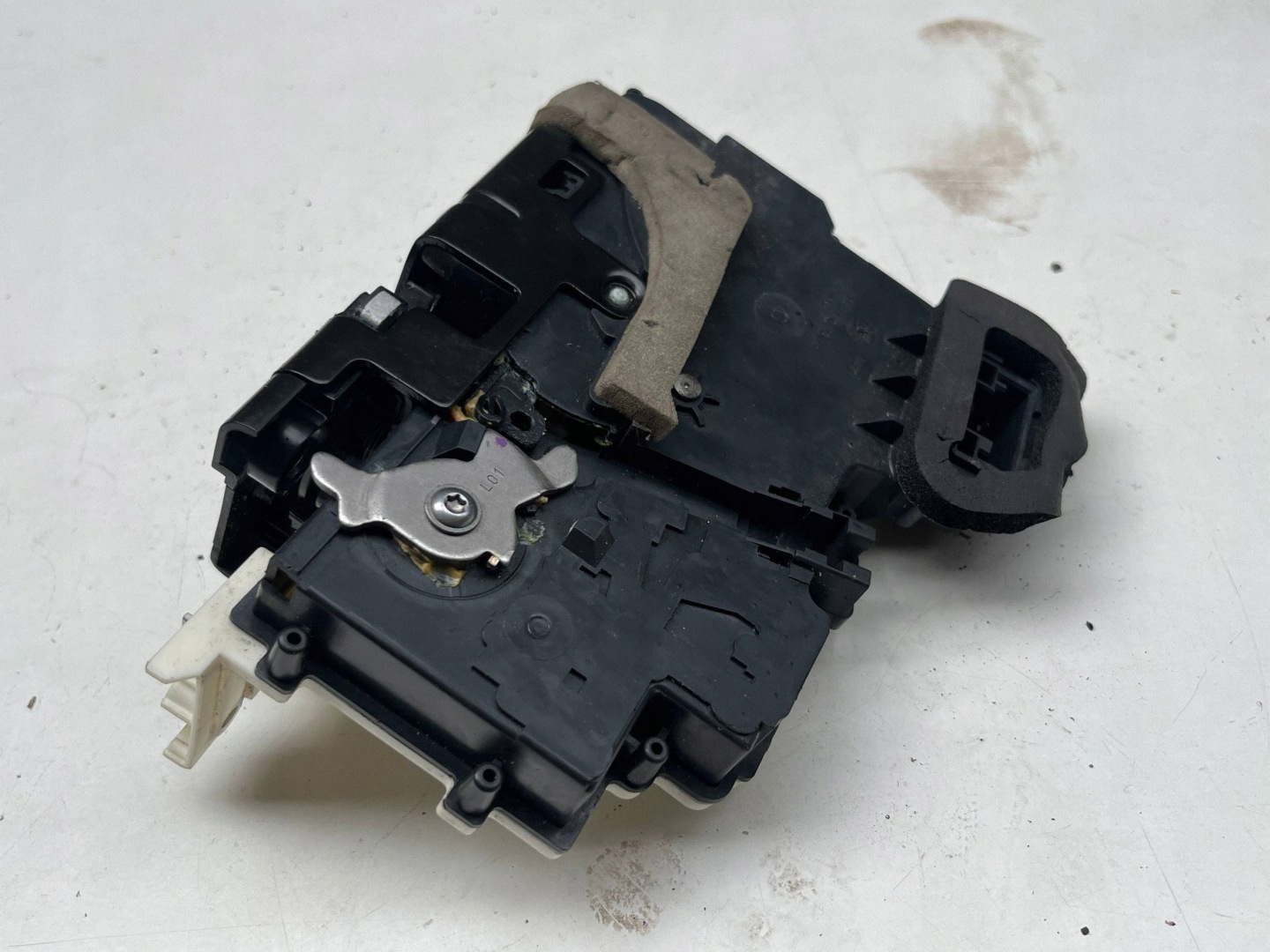 AUDI A6 C8 lock door left front 4K1837015H @M