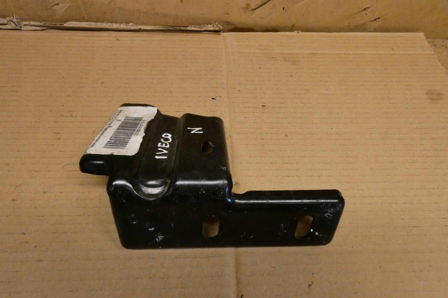 holder console of a bumper left front IVECO DAILY 14- 5801618730
