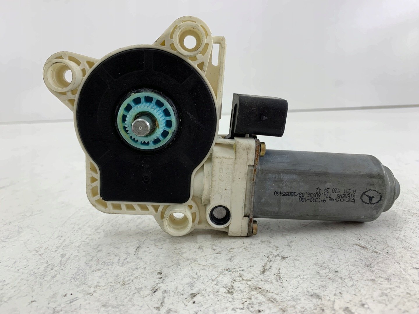 MERCEDES W211 mini motor windows right rear part A2118202442