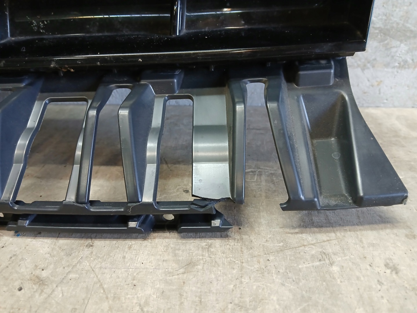 Grille VW PASSAT B9 3J R LINE LED 3J0853653