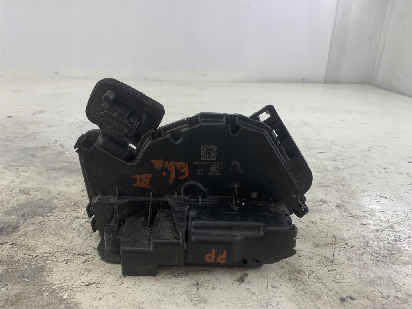 SKODA FABIA III OCTAVIA III lock door right front 5TB837016A