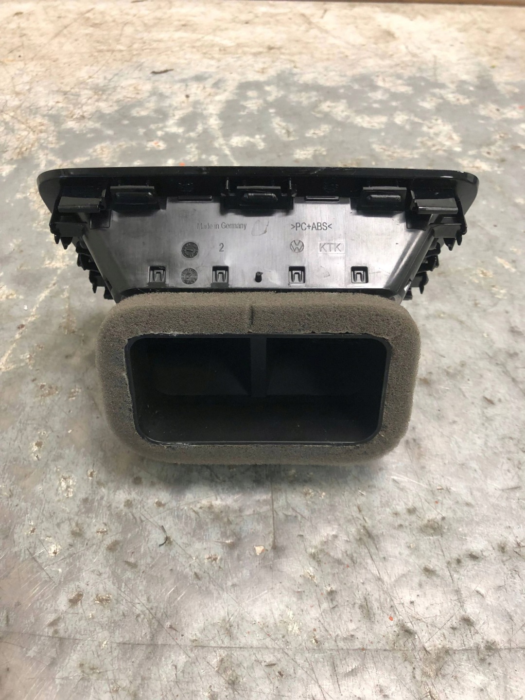grid air conditioning devices rear part adapter USB-C VW ID4 ID.4 11A819203A 3G5035954A