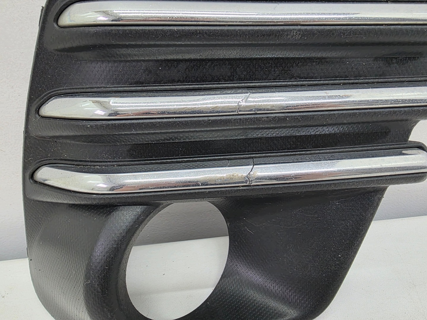 SUBARU FORESTER 5 V LIFT 22- grid of a bumper right front original