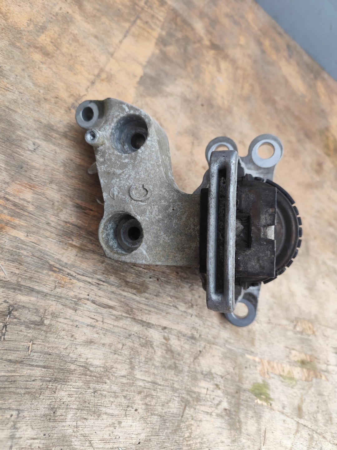 RENAULT KADJAR 1.6 DCI holder engine mount
