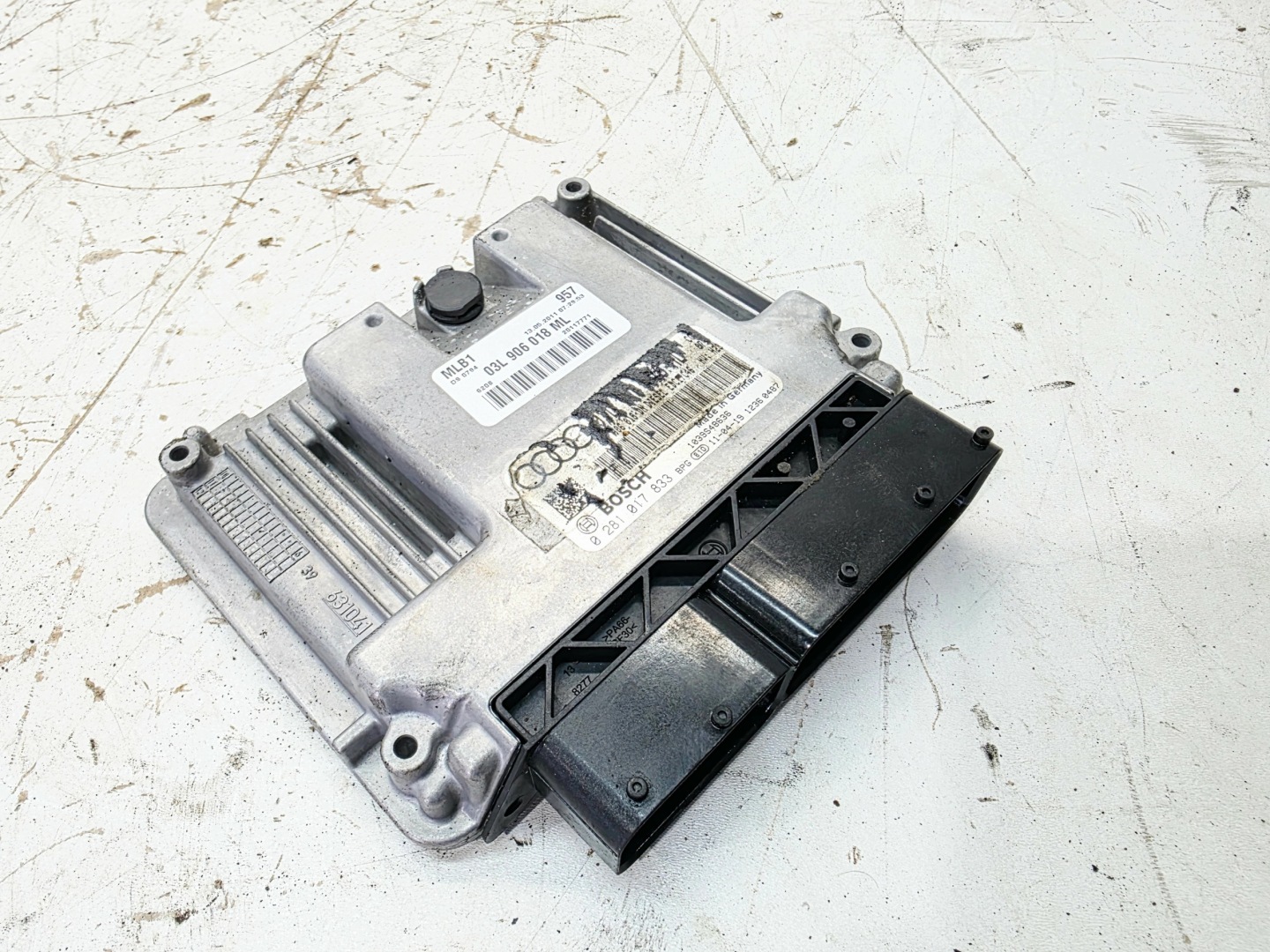 computer control unit of the engine AUDI Q5 8R 2.0 TDI 03L906018ML