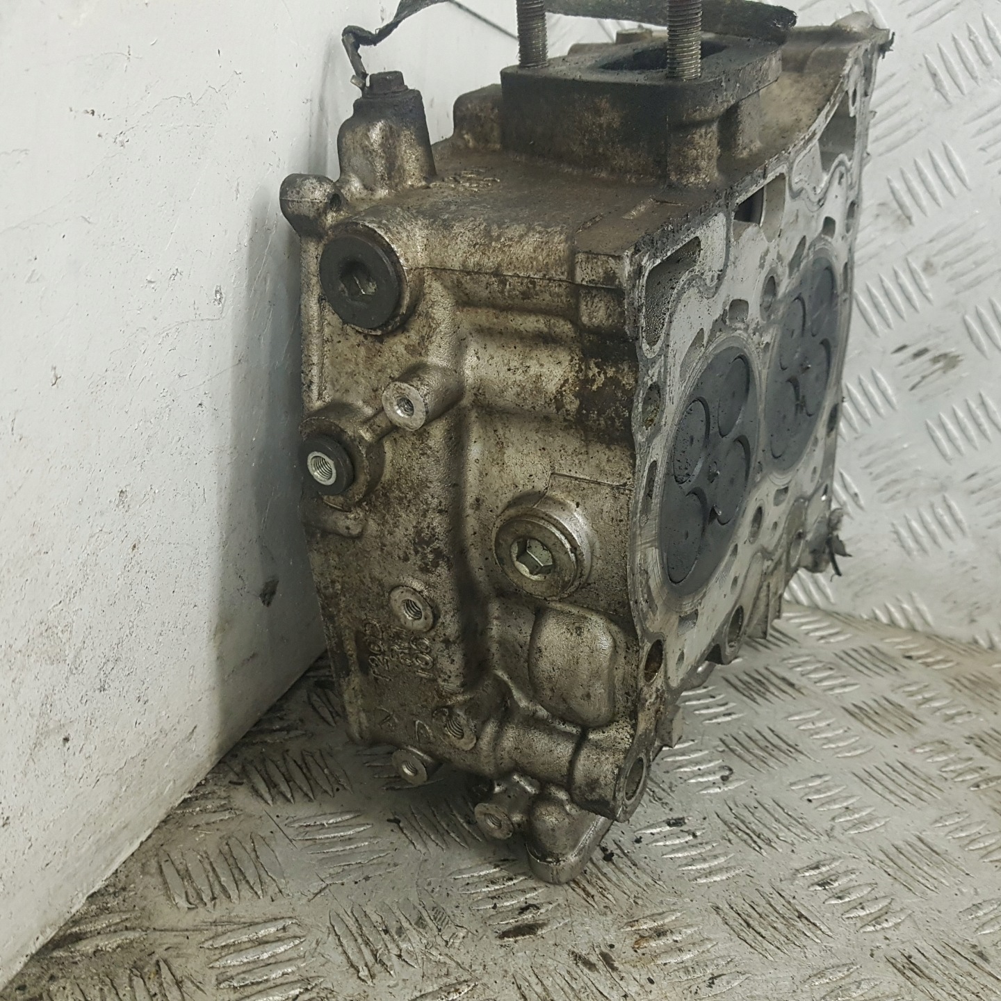 head. complete SUBARU LEGACY 4 F0155703 RHT20D
