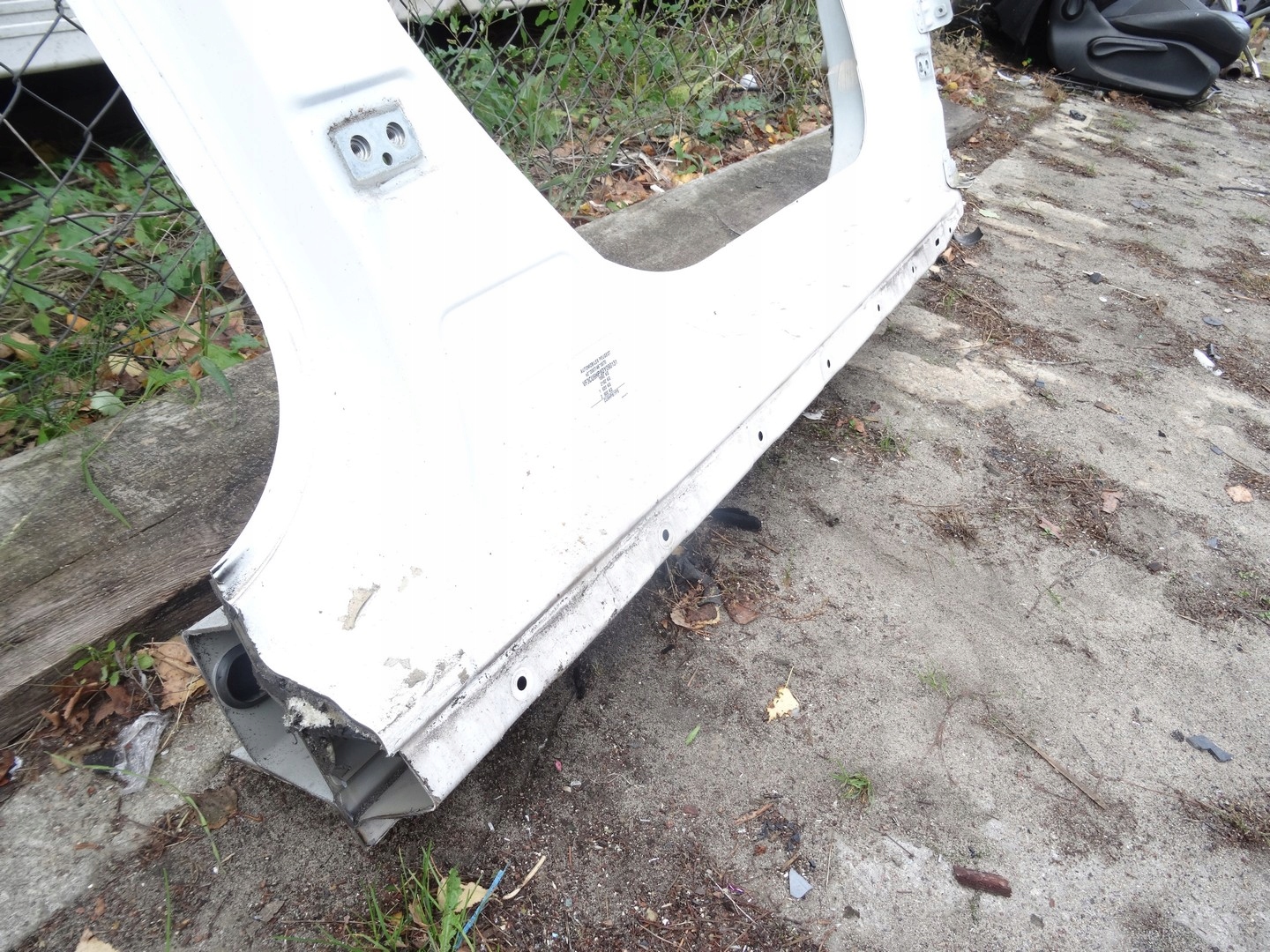 PEUGEOT 2008 threshold right pillar