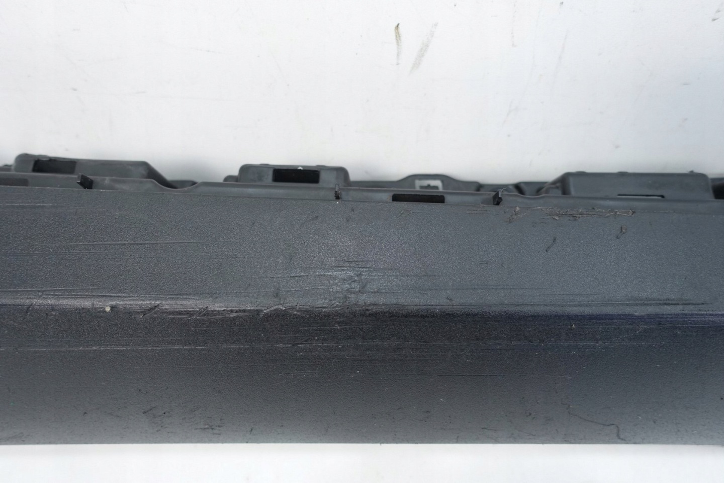 cap moulding threshold right TESLA S 6005875-00-G