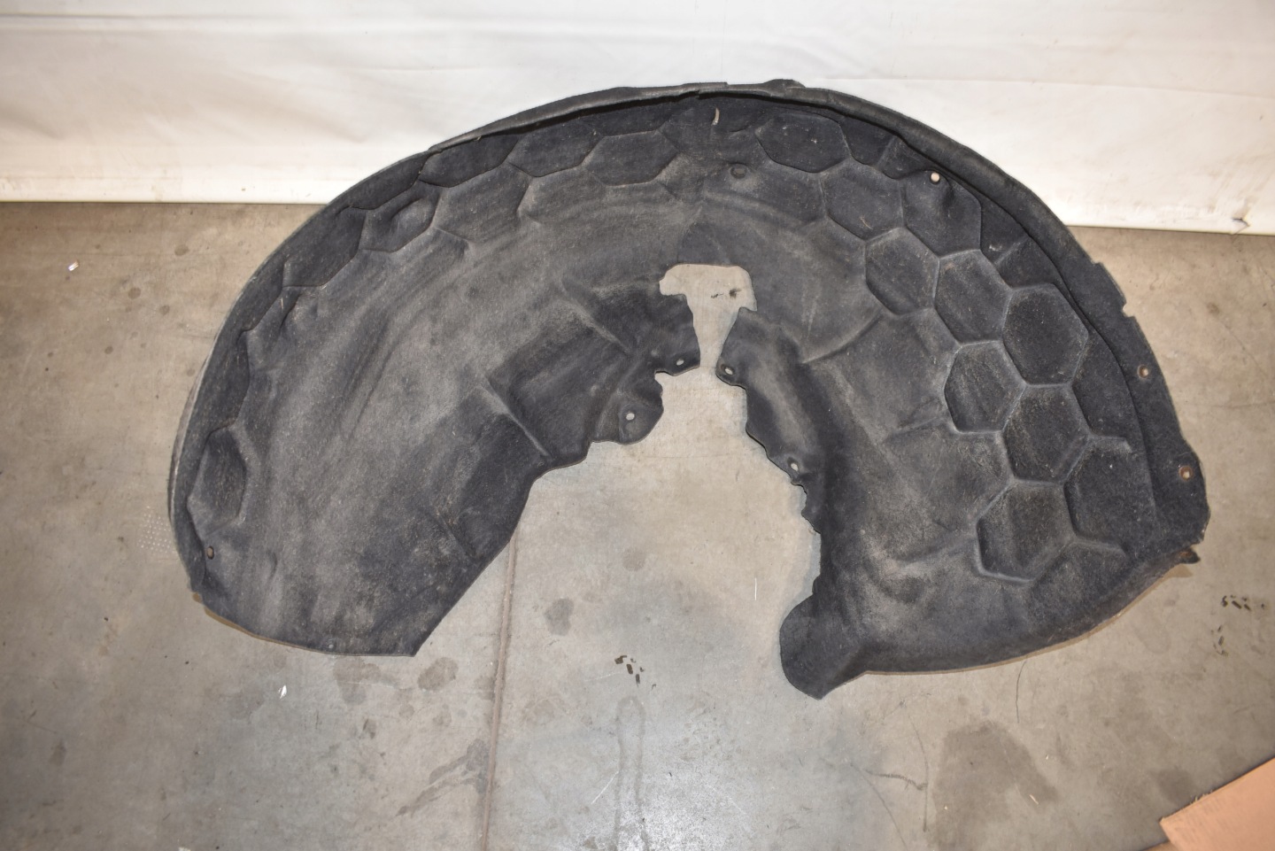 IDEALNE mudguard rear part rear. left LAMBORGHINI URUS 1