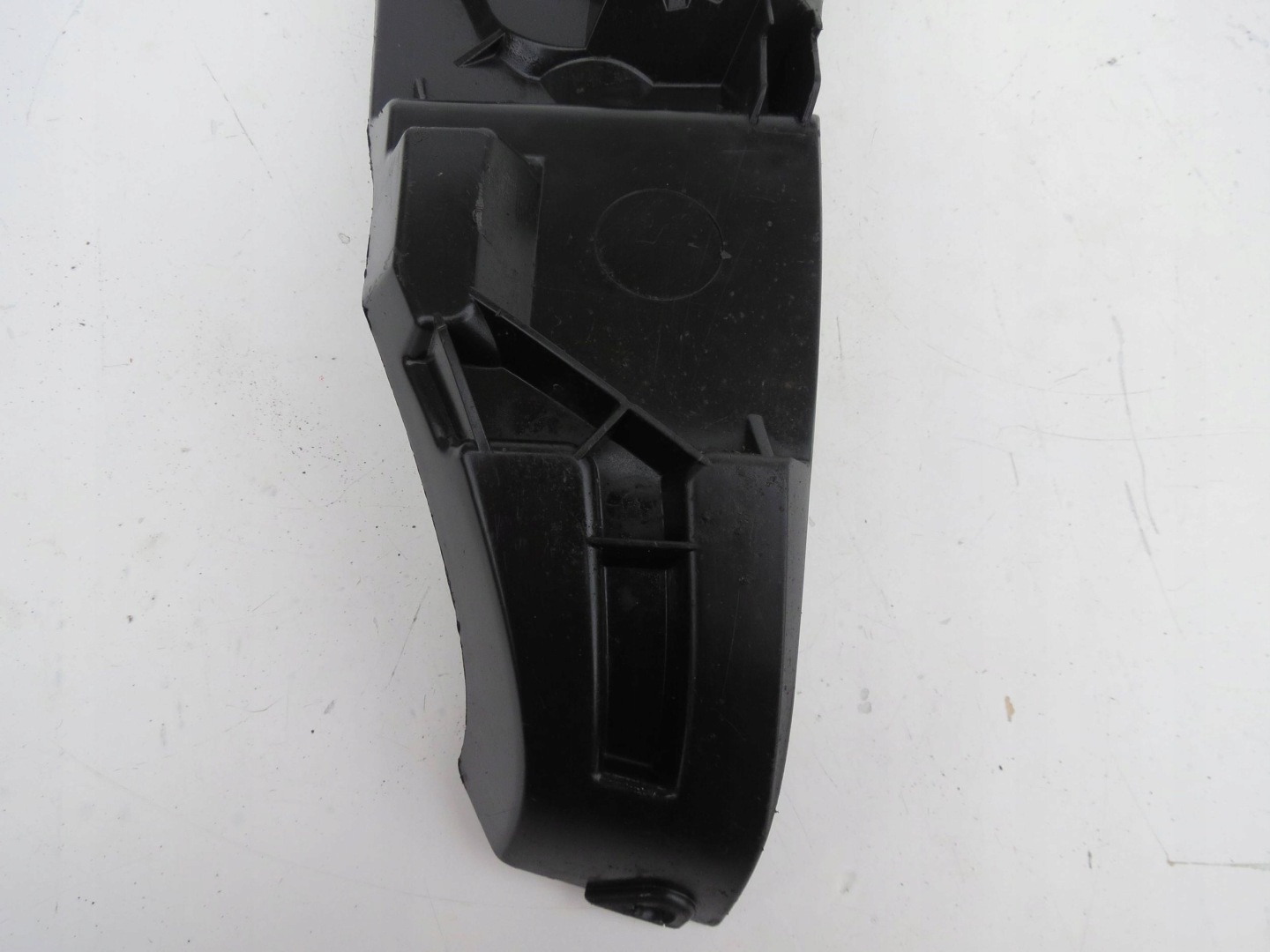 bracket holder of a bumper bumper bracket left VOLVO XC90 30698128