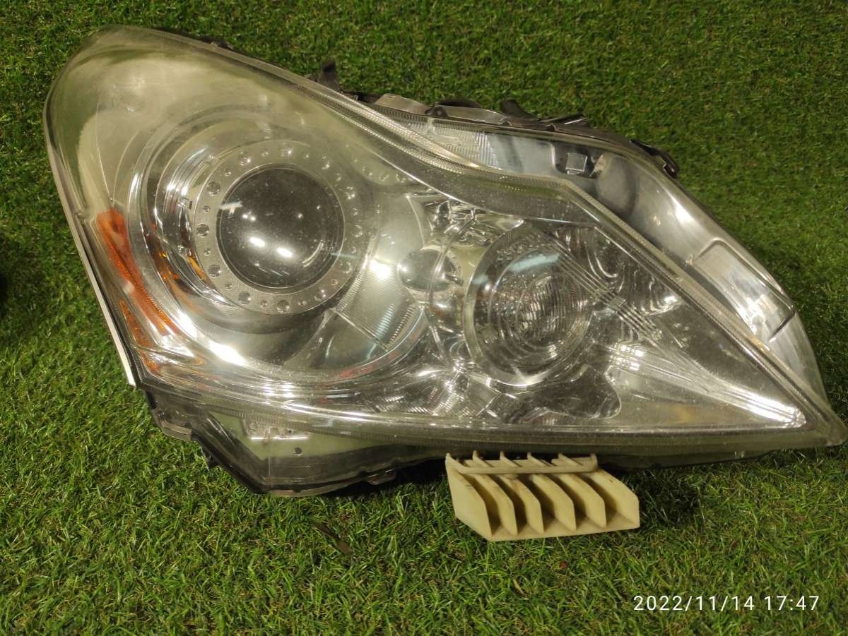 light reflektor front right Infiniti G37 r2013